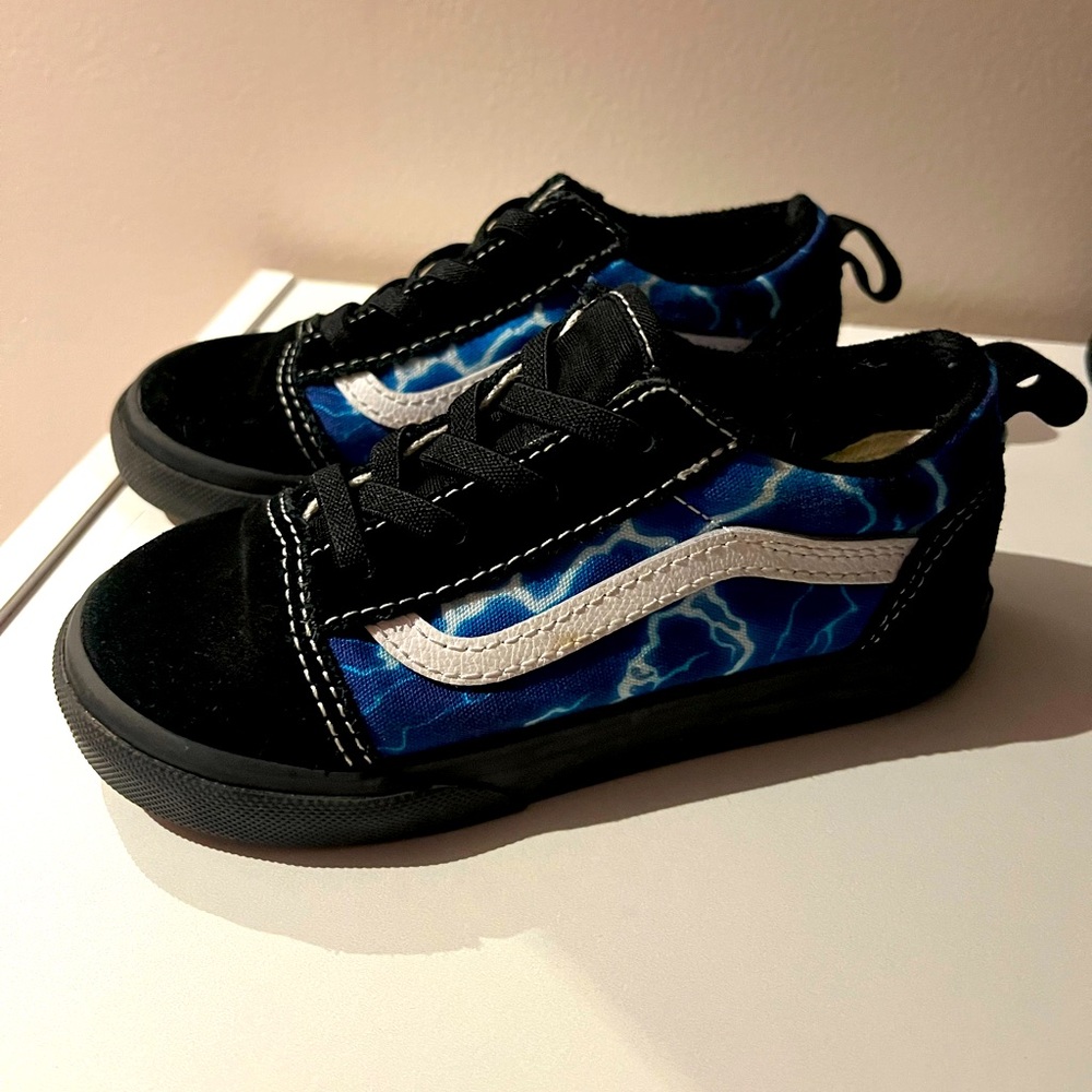 TODDLER VANS